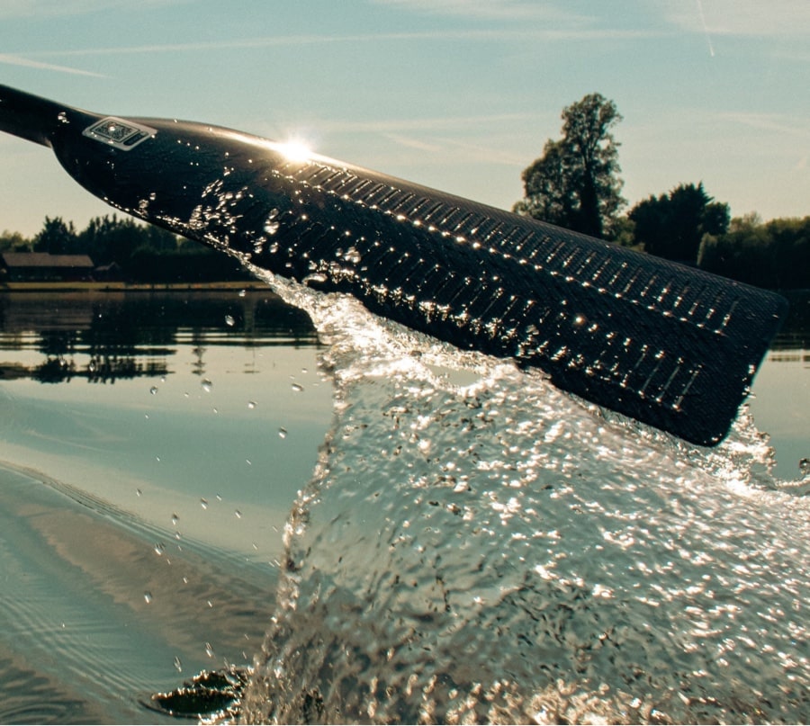 Paddle blade demonstrating FLOWFORCE slit technology
